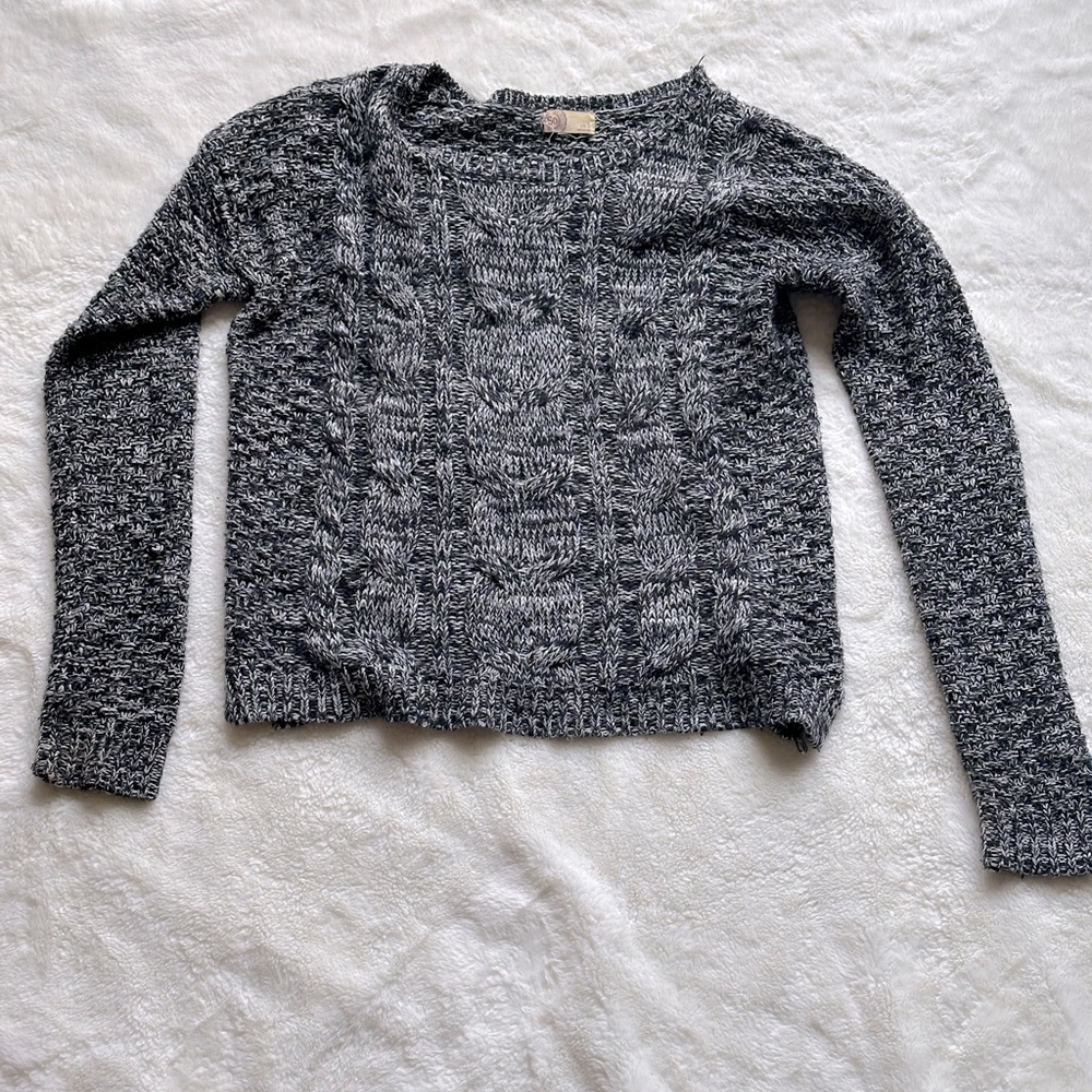 Black/white knit long sleeve shirt S